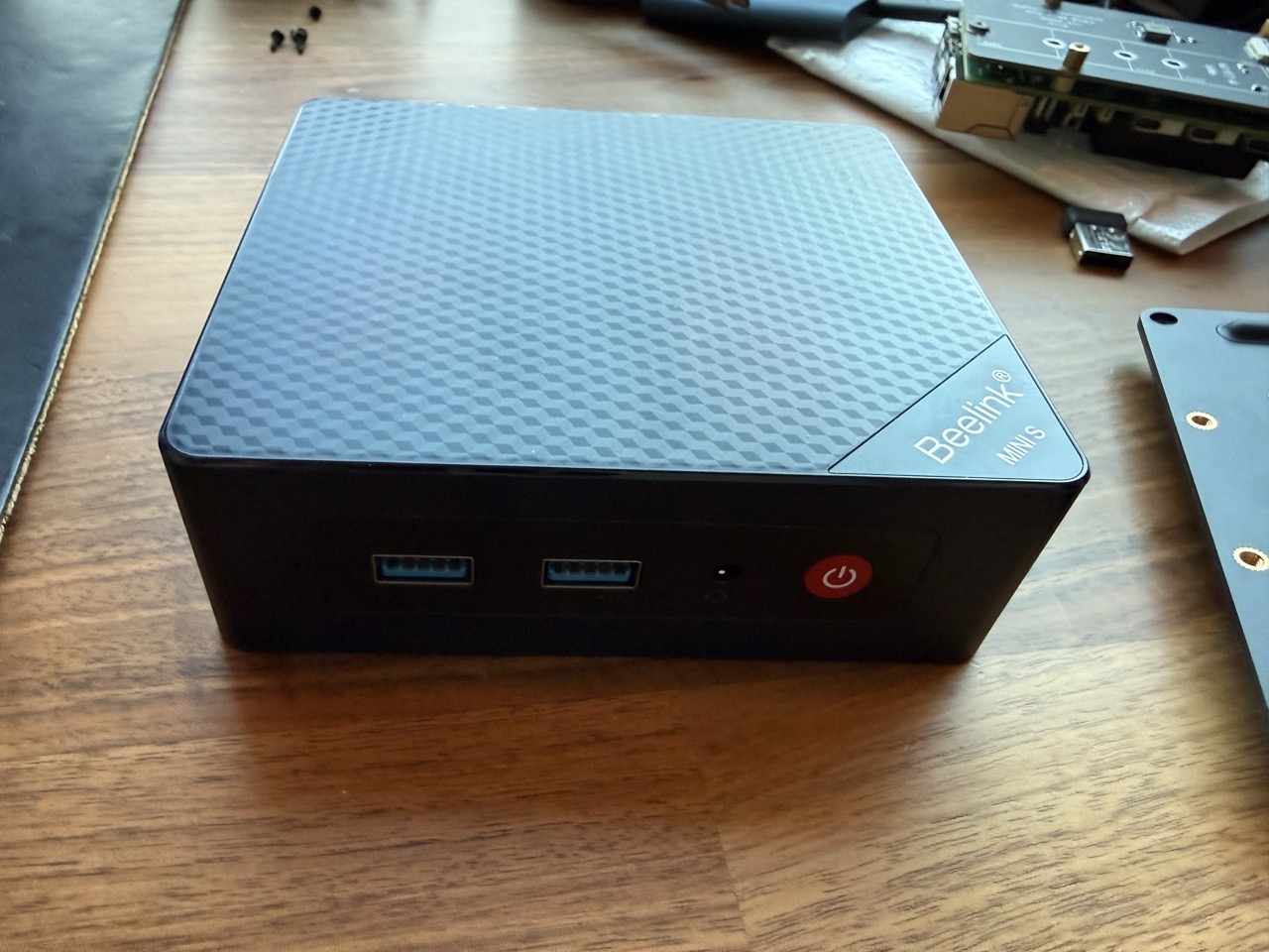 beelink-top.jpg